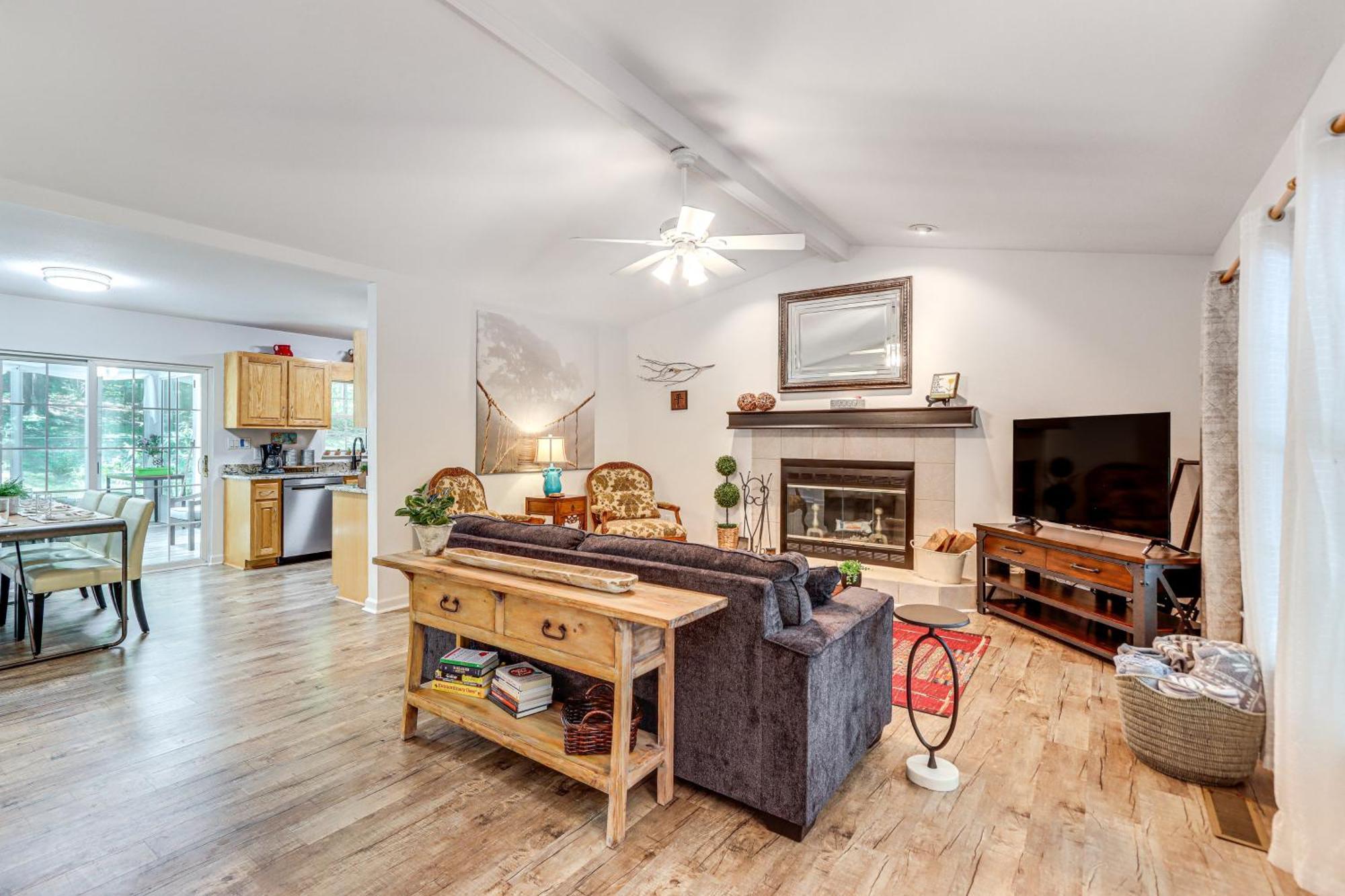 Pet-Friendly Home With Hot Tub In Blue Ridge! Εξωτερικό φωτογραφία